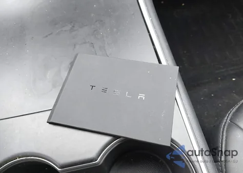 2018 Tesla Model 3 Long Range/Performance из США, поврежденный, VIN 5YJ3E1EB7JF120718